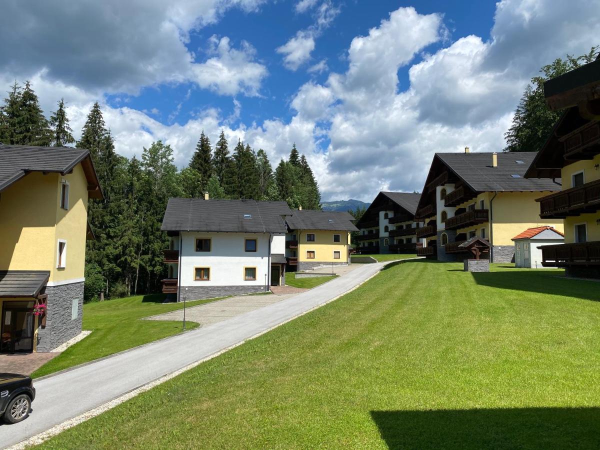Family Apartment Tale Buitenkant foto