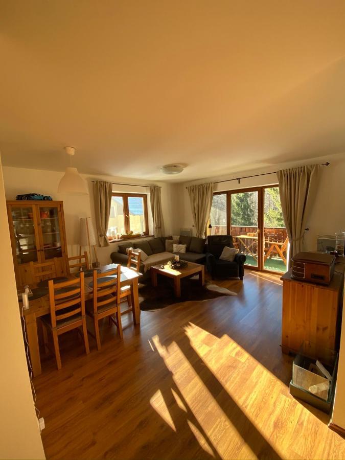 Family Apartment Tale Buitenkant foto